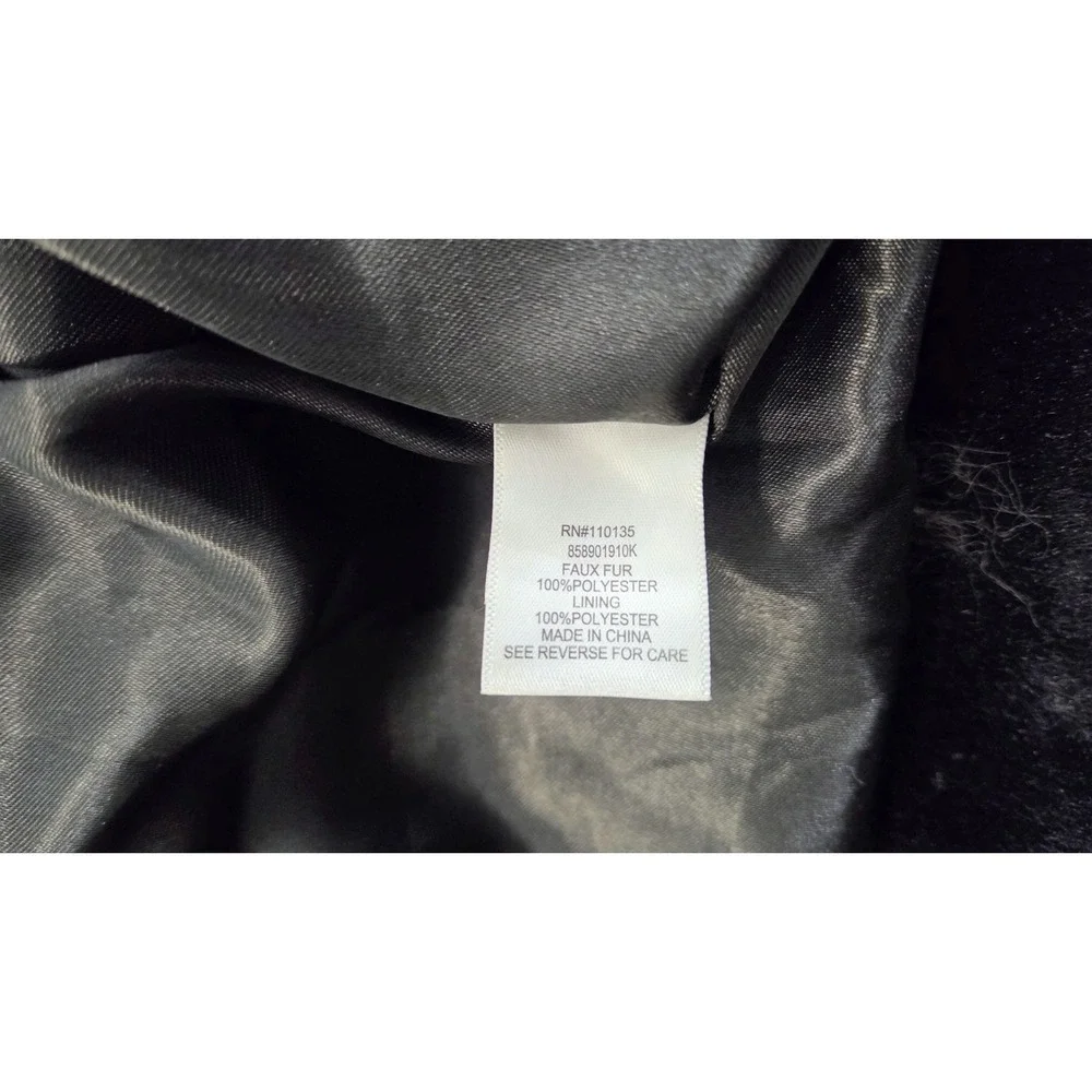 Beautees Girls Size Large (16) Black Faux Fur Cropped Shrug Coat Heart Buttons